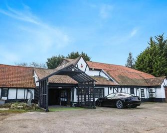 Tudor Oaks Lodge Stevenage North - Baldock - Gebouw