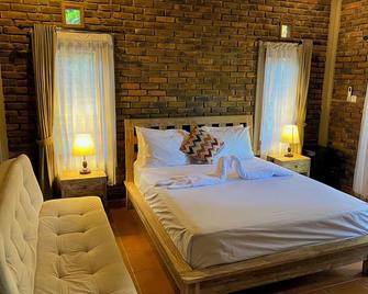 Mayong Bali Villa and Hostel - Banjar - Habitación
