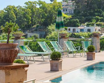 Hotel Poggio del Sole - פוריו - בריכה