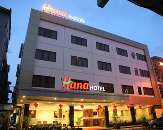 Hana Hotel - Batam - Building