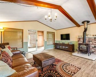 Deer Harbor Cottages - Deer Harbor - Living room