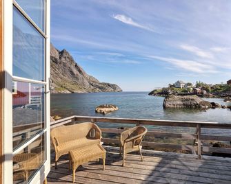 Lofoten Cottages by Nusfjord - Ramberg - Balcón