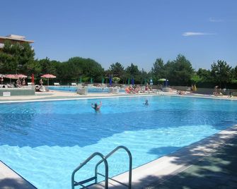 Residence Valbella - Bibione - Pool