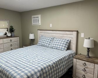4 Blocks From Uptown, All New Renovation, Super Nice! - Roxboro