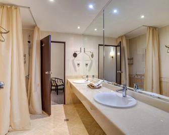 Hotel Bansko Spa & Holidays - Free Parking - בנסקו - חדר רחצה