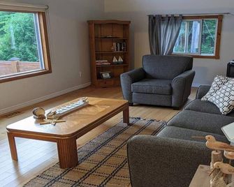 Cozy apartement Lorimer Lake - Parry Sound - Obývací pokoj