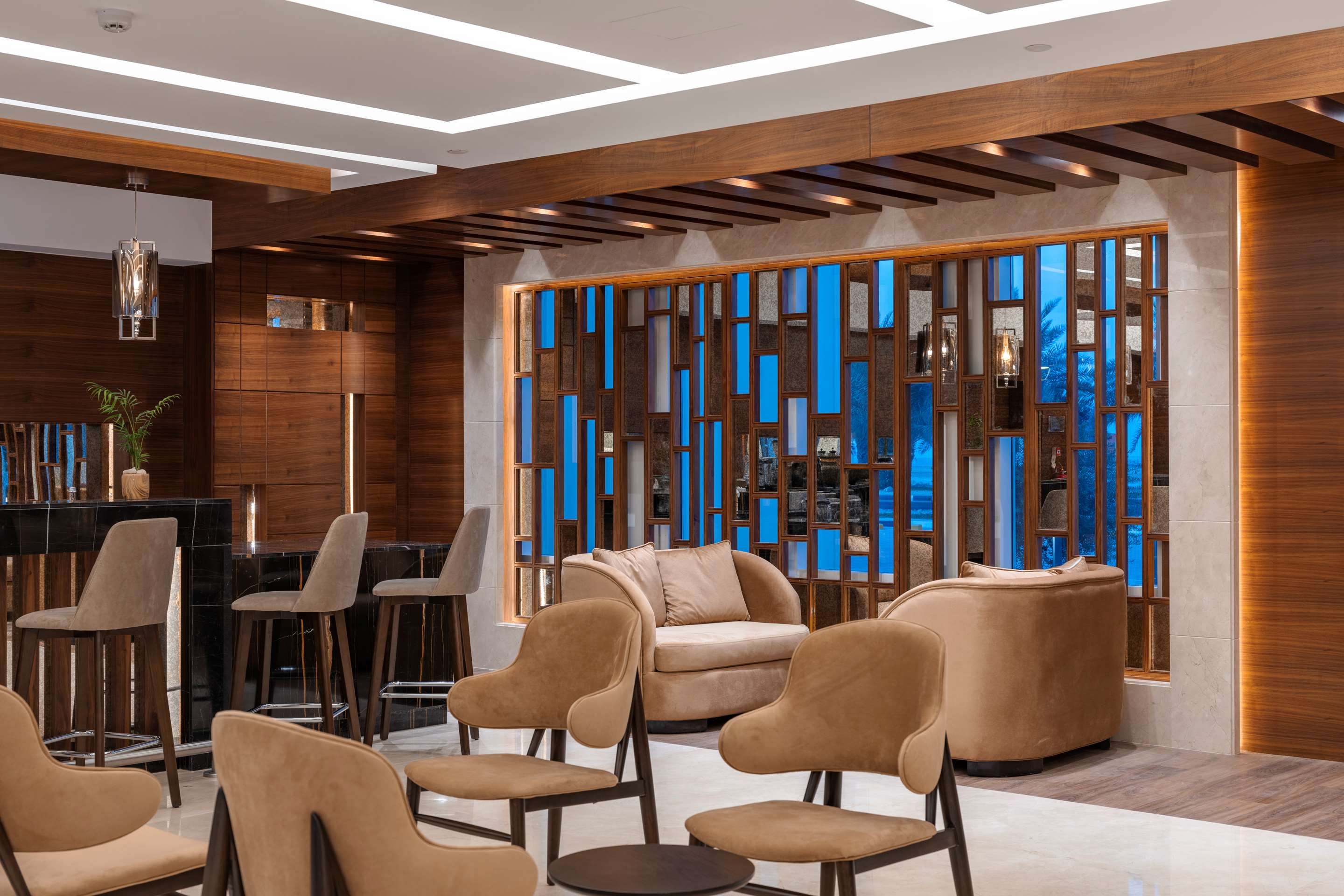 Radisson Resort Ras Al Khaimah Marjan Island - Al Hamra Village - טרקלין