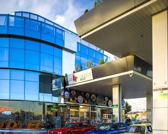 Resotel - Villares de la Reina - Building