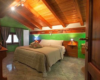 b&b Al Castel - Pont-Saint-Martin - Schlafzimmer