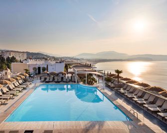 Radisson Blu Hotel, Nice - Nice - Piscine