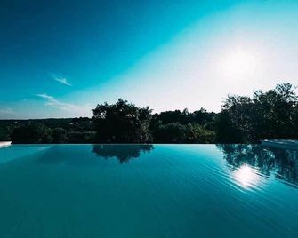 Trulli Le Icone - Cisternino - Piscina