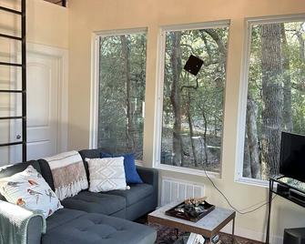 La Cabana Cabin - Cedar Creek - Sala de estar