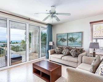 1 Bd,1.5 Bathroom, Beautiful Condo. - The Bight Settlements - Wohnzimmer