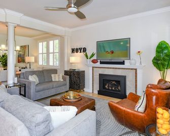 Yountville Retreat: Your Home Away From Home - Yountville - Stue