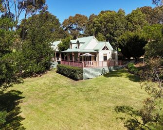 Boardwalk Cottages Mt Martha - Cottage 2 - Mount Martha - Building