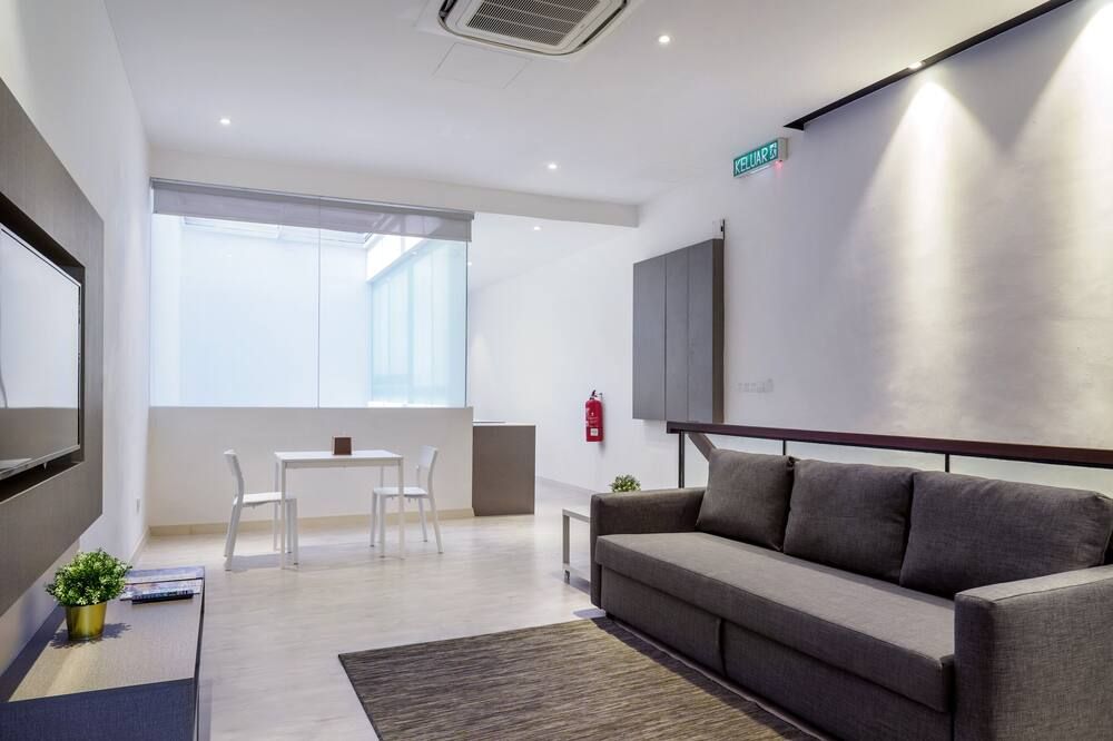 هوتون سنترال هوتل مانيدجد باي ذي أسكوت ليميتد