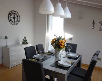 Penthouse at the Path - modern and bright apartment in quiet area - Castello di Godego - Essbereich