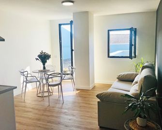 Apartamentos Santander Maliaño Suites 3000 - Maliaño