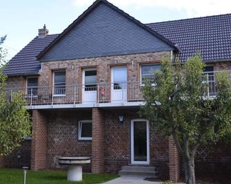 Holiday Apartment Villa Sonja - Golssen - Edificio