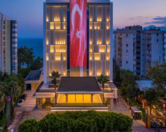 Delta Hotels By Marriott Antalya - Antalya - Budynek