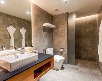 Brittany Hotel Villar City - Cavite City - Łazienka