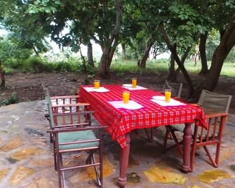 Selous Ngalawa Camp - Kwangwazi - Restaurante