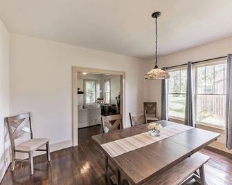 Charming, Tudor Style Home Newly Renovated! - Mineral Wells - Jídelna