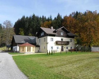 Vacation apartment (90 sqm) on the edge of the forest with 3 bedrooms for 6 pers. - Gaming - Edificio
