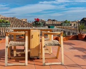 Terrazza Santa Chiara - קטאניה - מרפסת