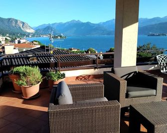 Vista Lago in centre of Stresa, large terrace, sweeping view of lake, WiFi, A/C - Stresa - Balcony