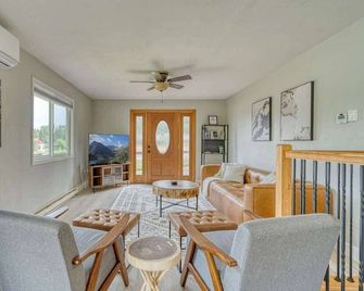 2 Blocks From The Lake! - Lakeside - Dining room