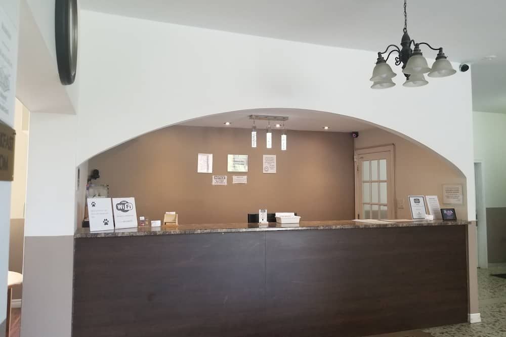 Belmont inn - Sudbury - Front desk