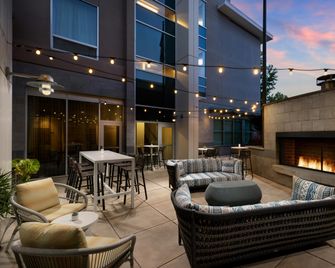 Hilton Garden Inn Palo Alto - Palo Alto - Patio