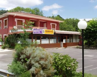 Azabache Susierra - Cardes - Gebäude