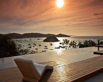 Abracadabra Boutique Hotel - בוזיוס - מרפסת