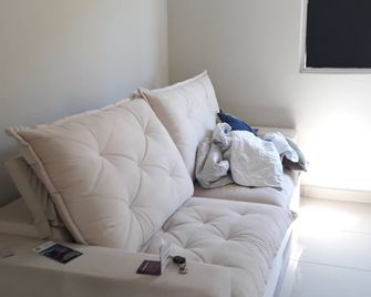 Apartamento Mobiliado 03 Quartos com Suite. Região Central de Betim. Bairro C M - Betim