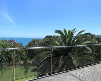 Pure New Zealand Pure Beachfront - Mangonui - Balkon