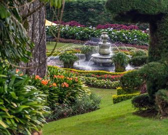 The Grand Hotel - Nuwara Eliya - Vista del exterior