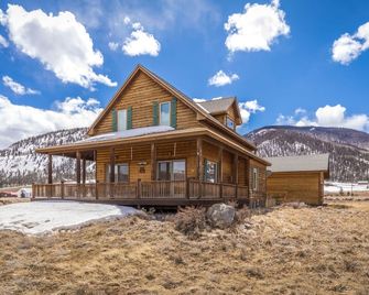Moonshine Cabin - Creede - Building