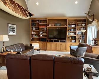 Lake View Getaway: On Barren River Lake, Great For Groups, 2 Decks, - Scottsville - Sala de estar