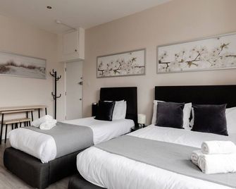 Brand New Triple Studio Finchley Road F9 - London - Bedroom