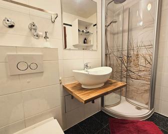 Stylish Bright Apartment, Very Conveniently. Metro Just Around The Corner. Internet - Munchen