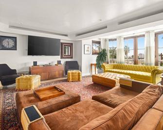Modern Vintage compound 11 bedrooms 12 1/2 BA - Los Angeles - Pokój dzienny