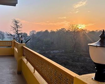 Asapin Vanymahal - Rāmnagar - Balkon