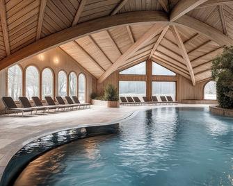 Alpenrose Wellnesshotel - Elbigenalp - Pool