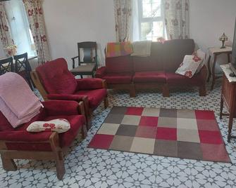 Chestnut Holiday Cottage In Central Ireland - Banagher - Sala de estar