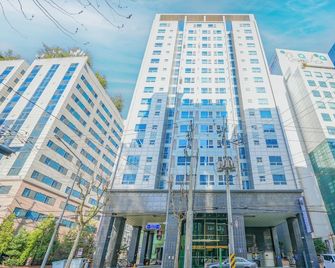 Hotel Aventree Yeouido - Seoul - Building