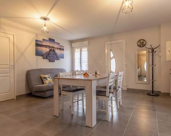 Les Grands Prés - Frontenard - Charette-Varennes - Comedor