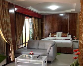 Ruan Mai Naiyang Beach Resort - Sha Plus - Sakhu - Schlafzimmer