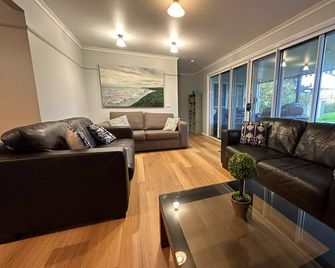 Beautiful Beach House Close To Town - Cowes - Wohnzimmer